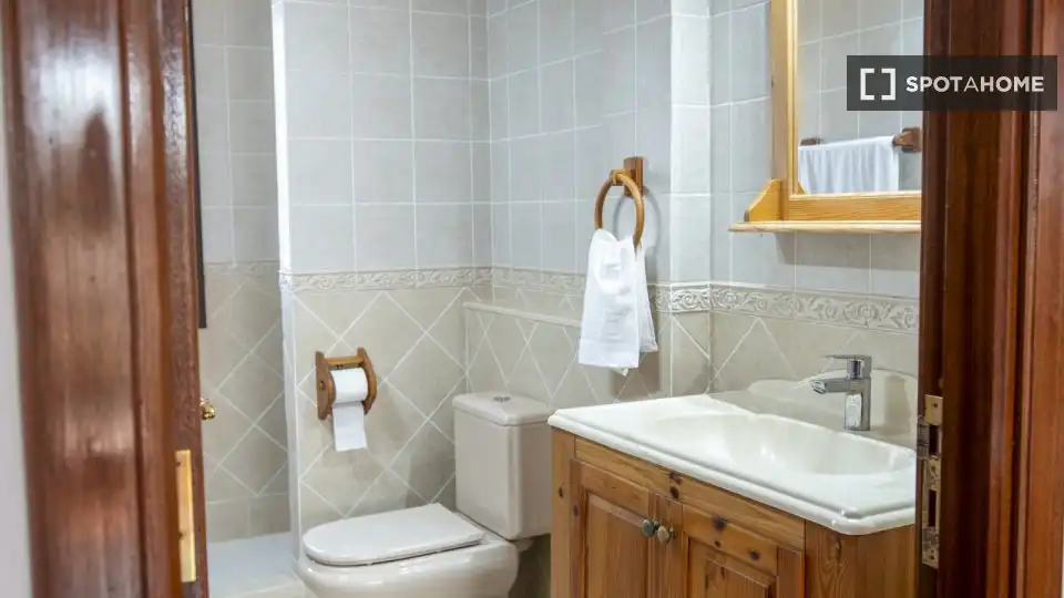 Badezimmer von Wohnung zur untervermieten in Santa Úrsula mit Klimaanlage, Heizung und Terrasse