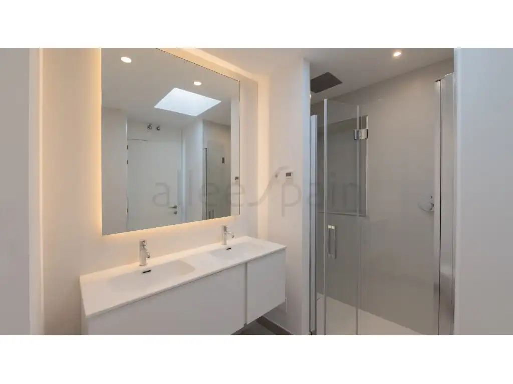 Bany de Casa o xalet en venda en Benalmádena amb Aire condicionat, Piscina i Piscina comunitària