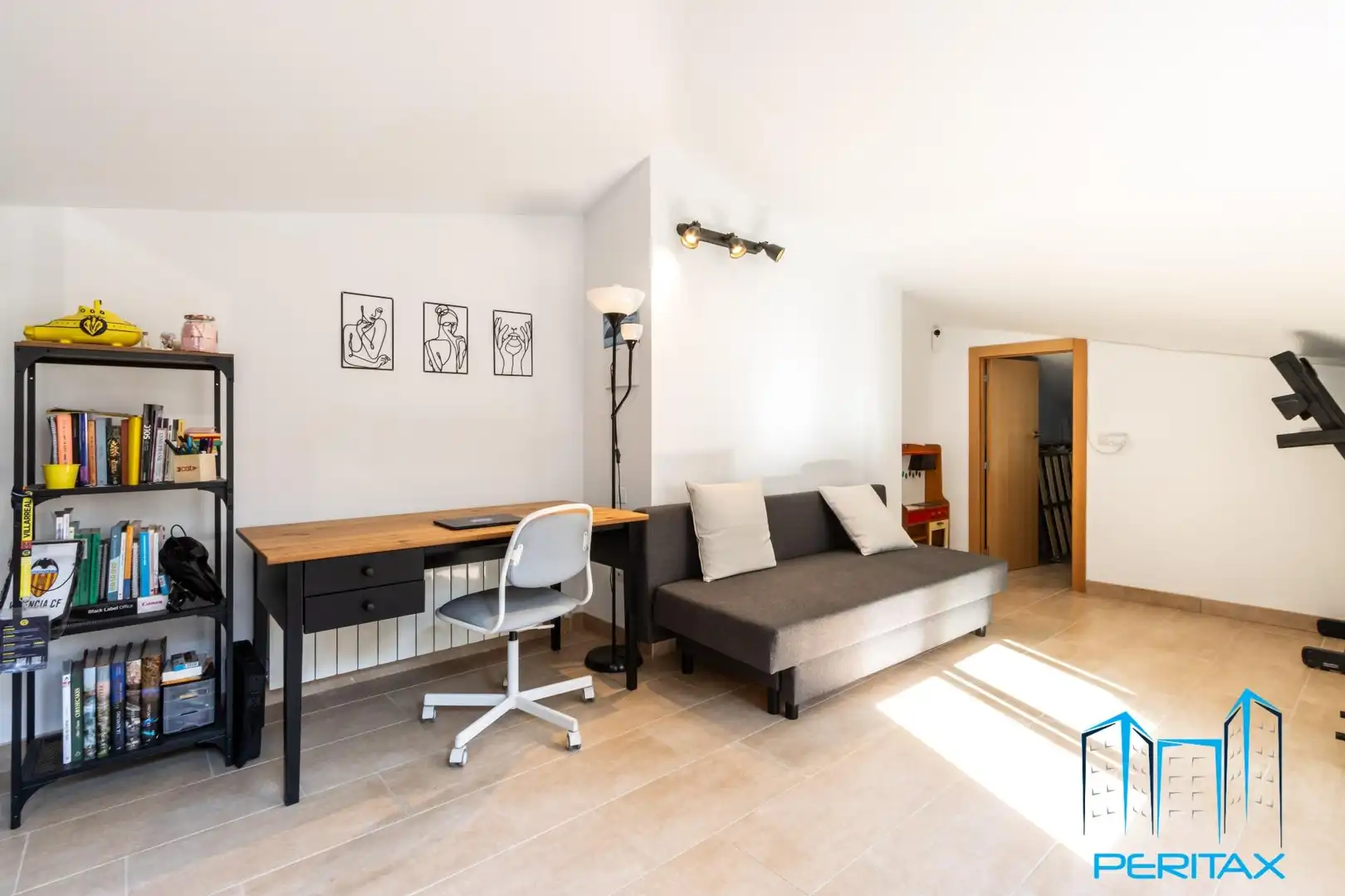 Penthouse with terrace for sale in Carrer de les Tres Creus, imagen 42