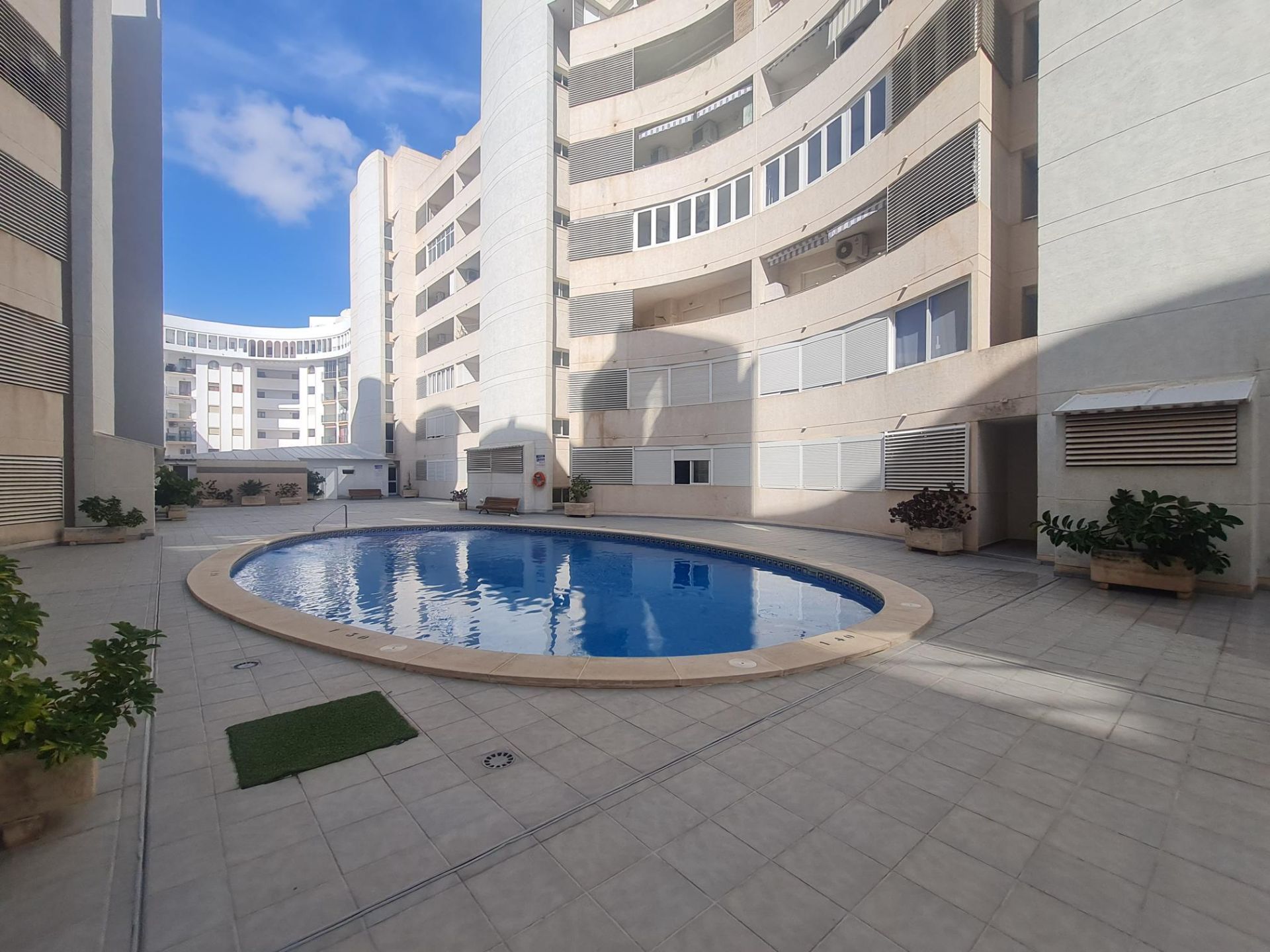 Piscina de Apartament en venda en Calpe / Calp amb Aire condicionat, Calefacció i Terrassa