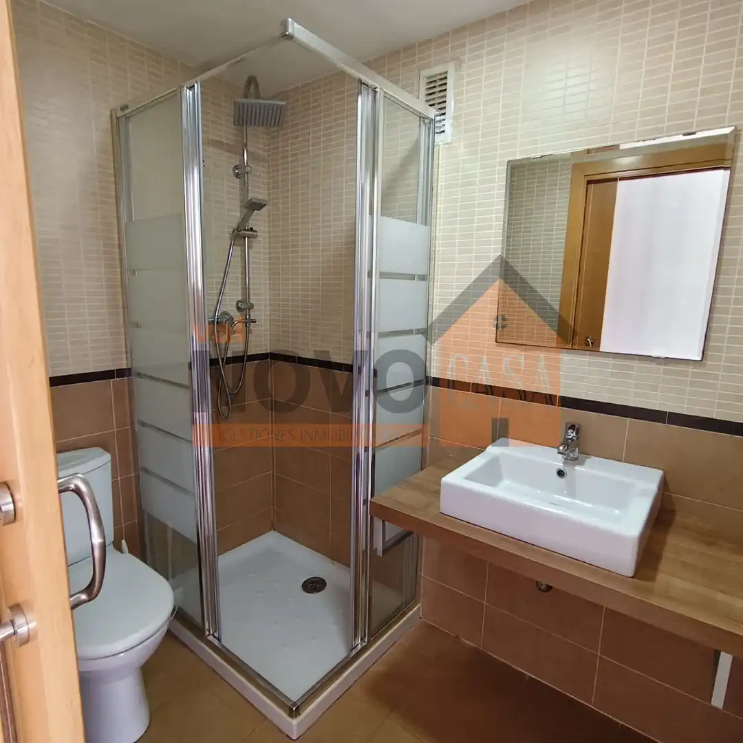 Badezimmer von Wohnung zur Miete in Silla mit Möbliert