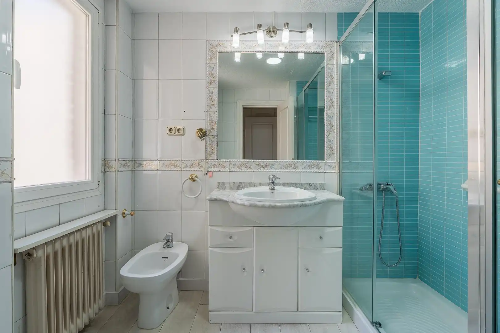 Bathroom of Attic for sale in Granada  with Air Conditioner and Terrace