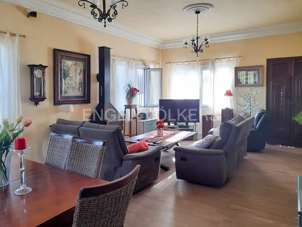 Sala d'estar de Casa o xalet en venda en Riba-roja de Túria amb Aire condicionat, Calefacció i Jardí privat
