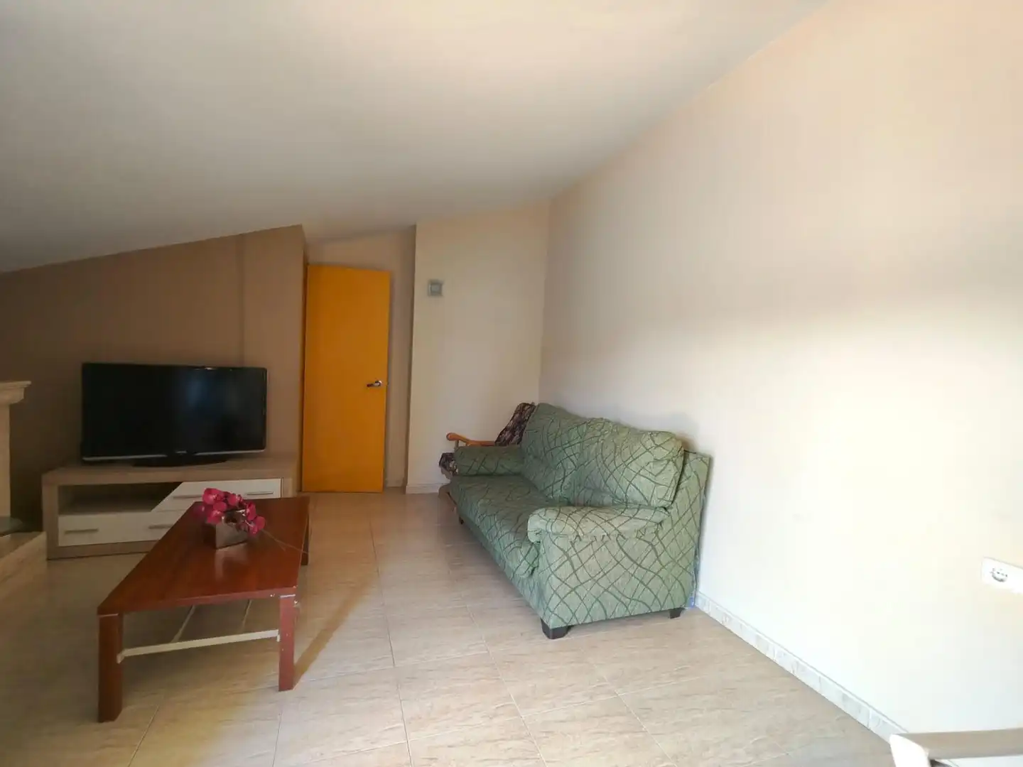 Sala de estar de Dúplex en venta en Vilanova del Camí con Aire acondicionado, Calefacción y Terraza