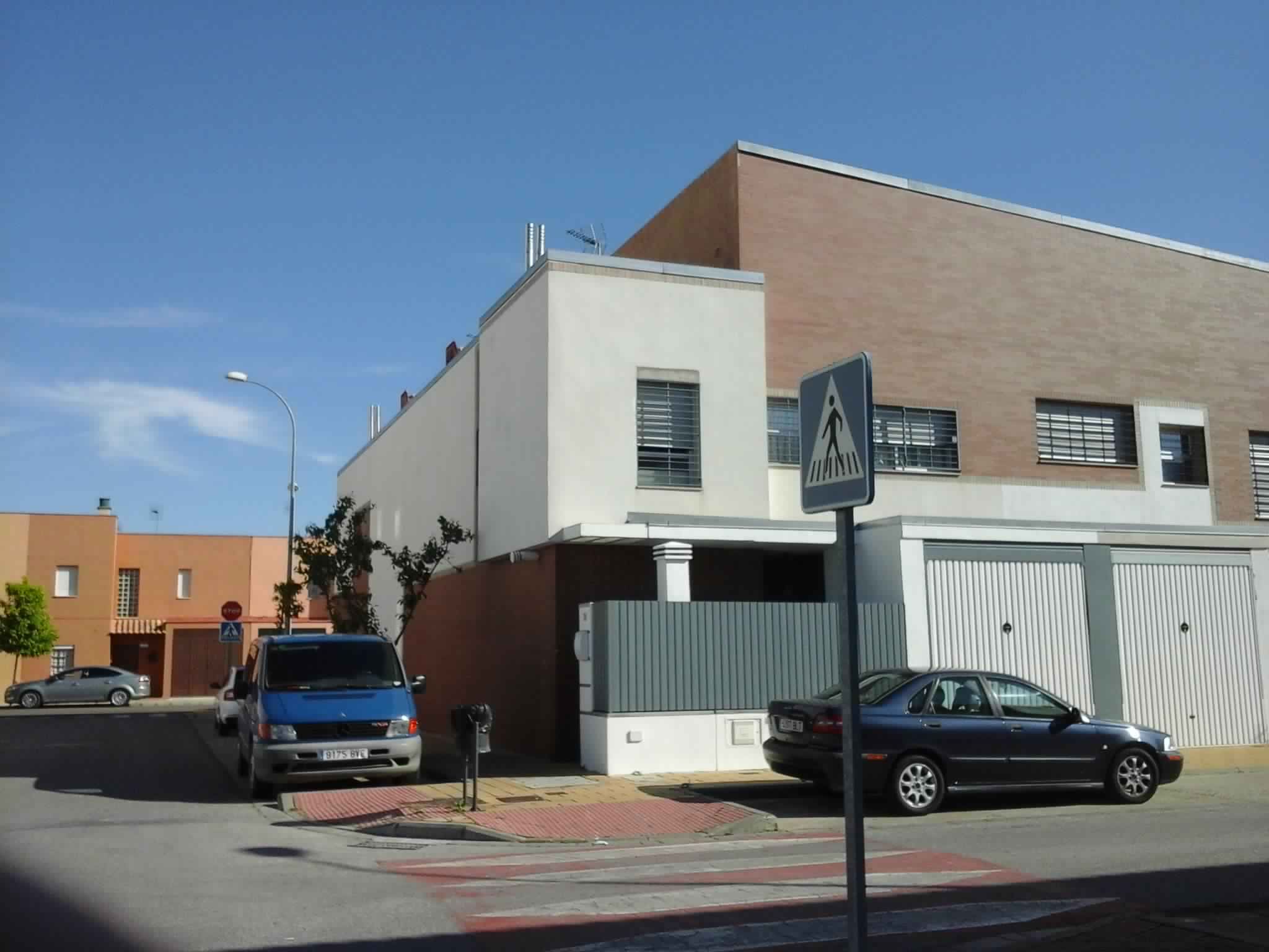Vista exterior de Pis en venda en La Rinconada