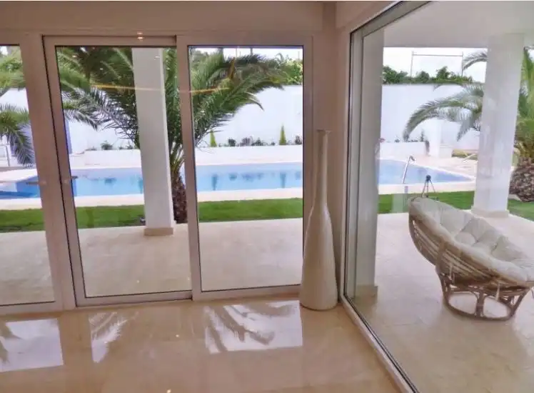 Piscina de Casa o xalet en venda en Alicante / Alacant amb Aire condicionat, Calefacció i Jardí privat