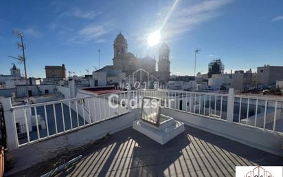 Exterior view of Attic for sale in  Cádiz Capital  with Air Conditioner, Terrace and Furnished