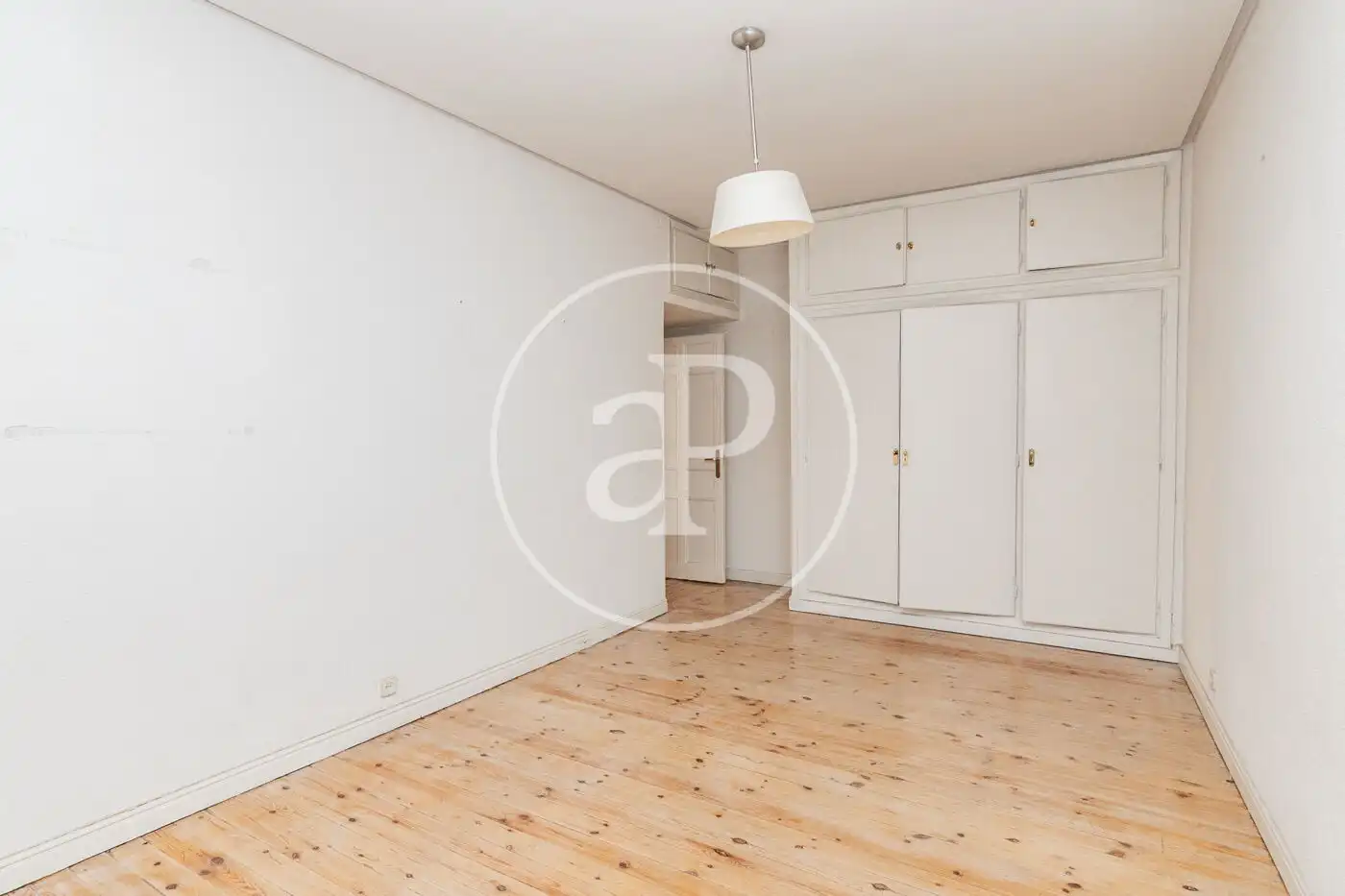 Bedroom of Flat for sale in Madrid  with Heating, Storage room and Balcony