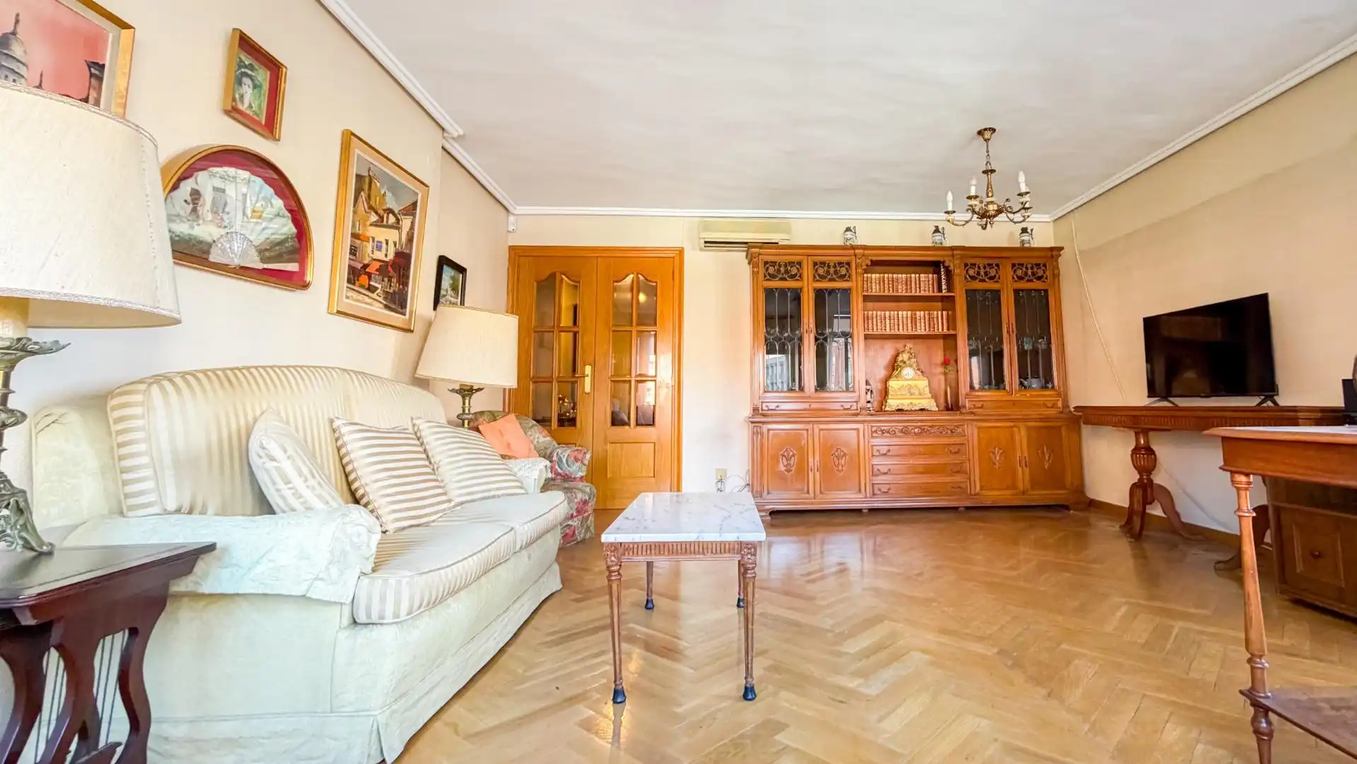 Wohnzimmer von Wohnung zum Verkauf in Valencia mit Klimaanlage, Heizung und Parkett