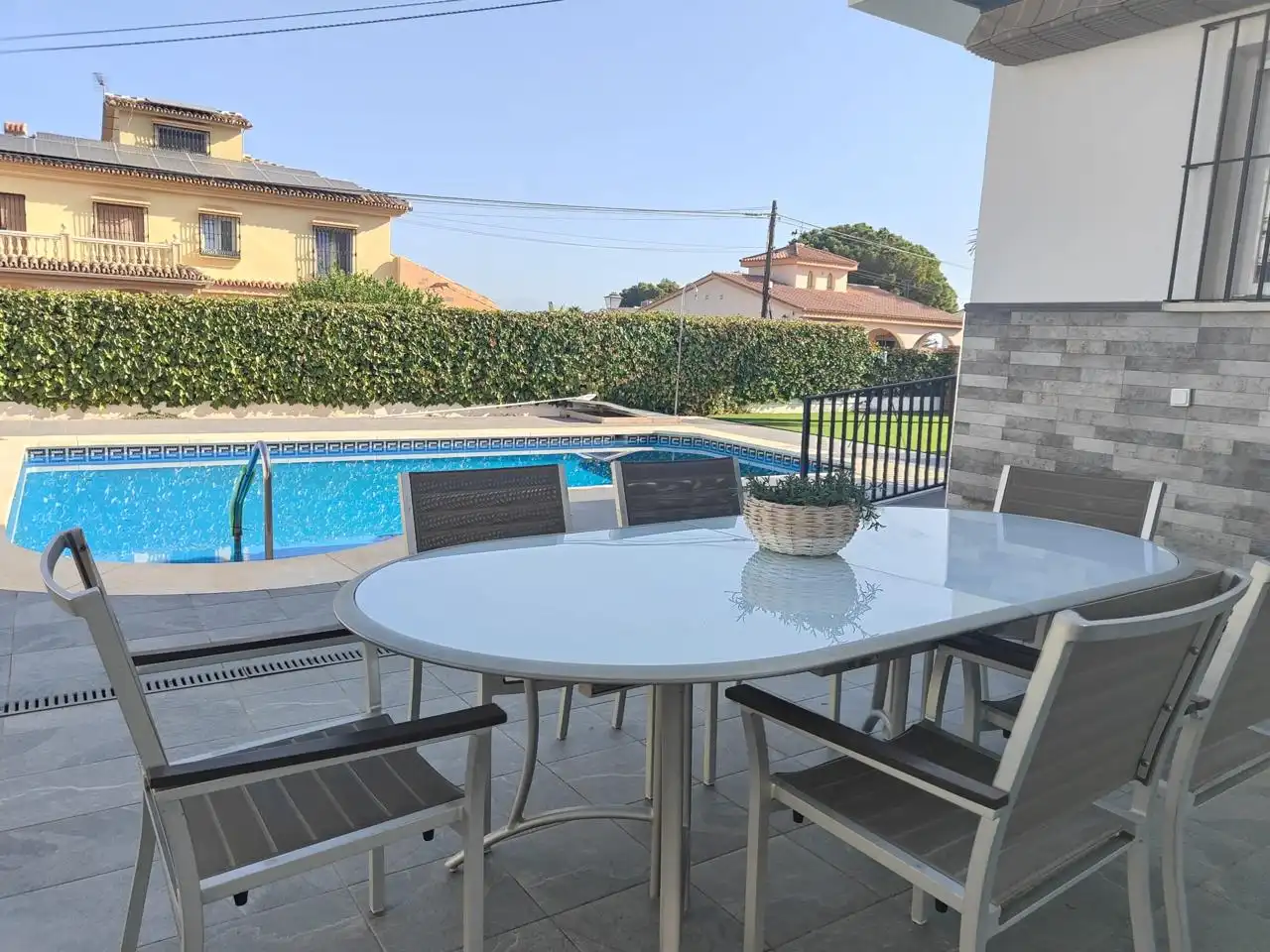 Terrassa de Casa o xalet de lloguer en Alhaurín de la Torre amb Aire condicionat, Jardí privat i Piscina