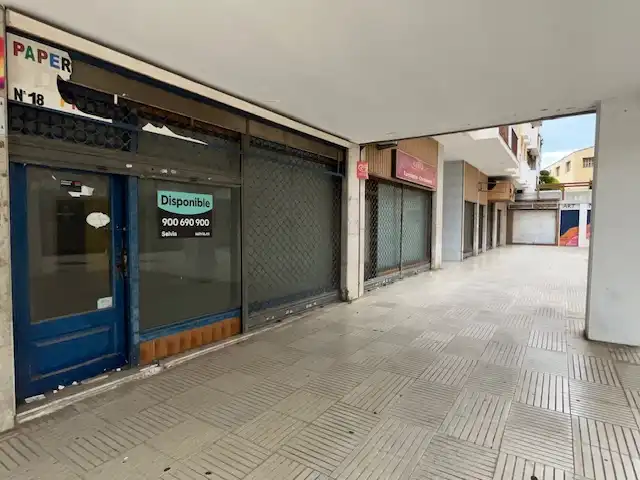 Local comercial en venda a Avinguda de la Pau 18, imagen 2