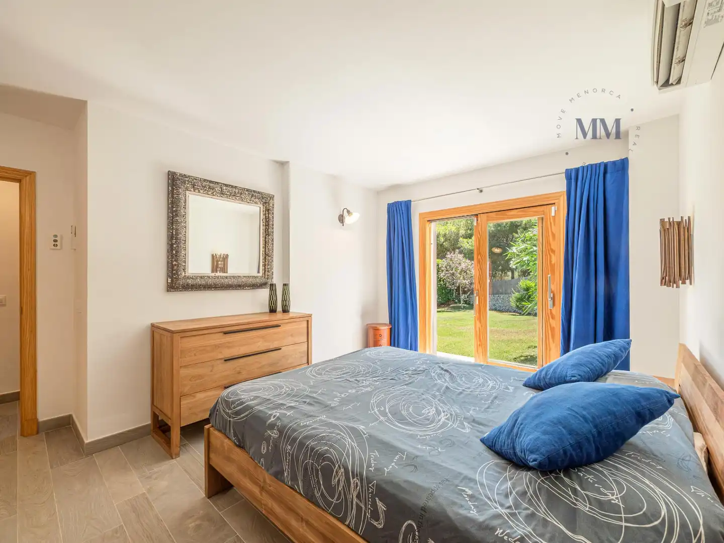 Bedroom of Houses for sale in Es Castell  with Air Conditioner, Private garden and Terrace