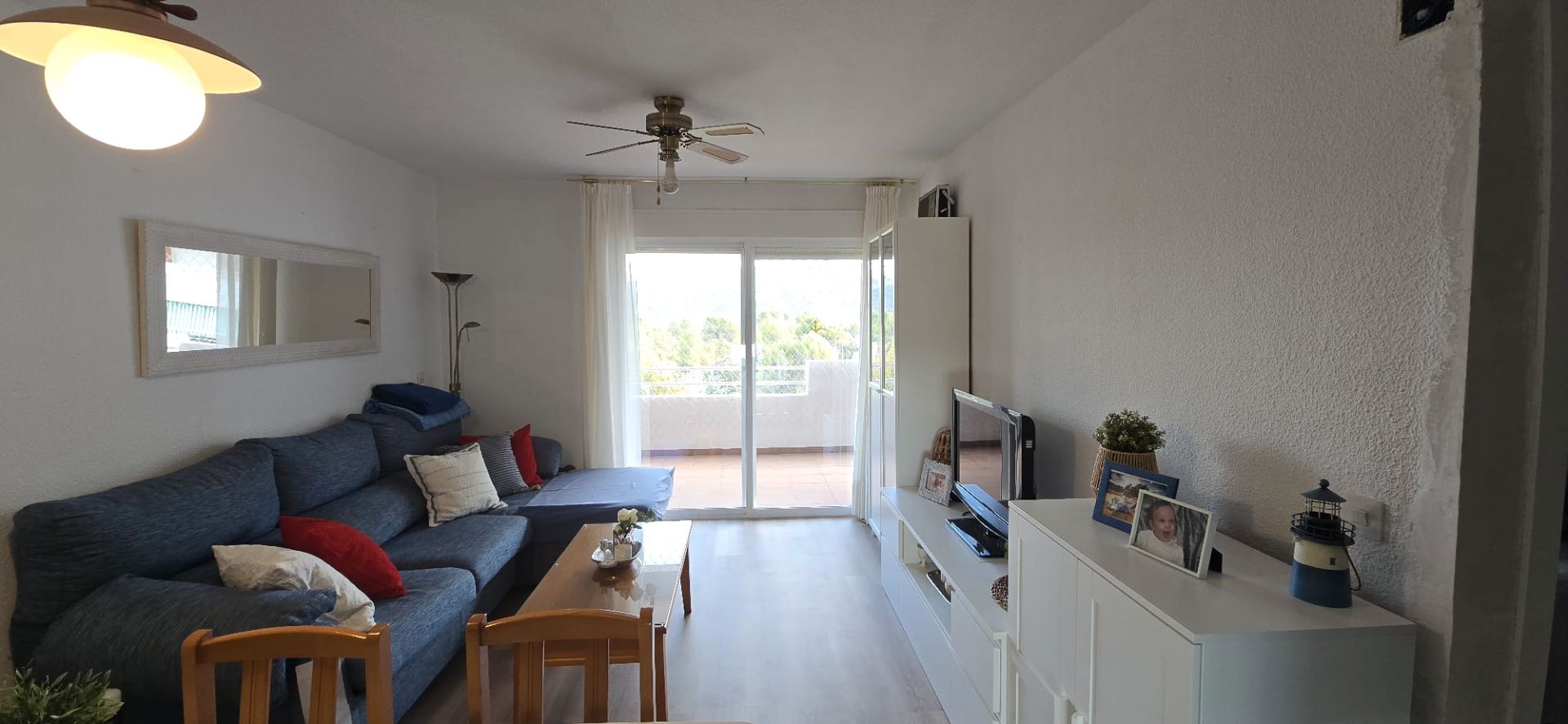 Living room of Flat for sale in Pareja  with Air Conditioner, Heating and Terrace