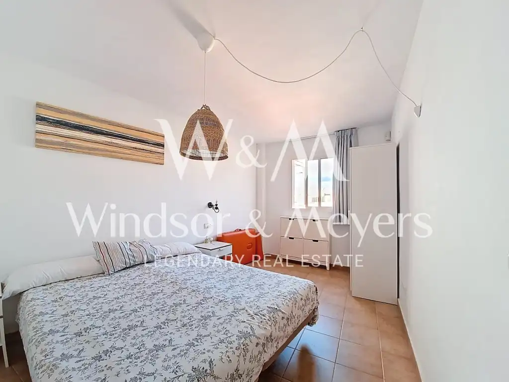 Habitación de Apartamento en venta en Santa Eulària des Riu con Aire acondicionado, Amueblado y Piscina comunitaria