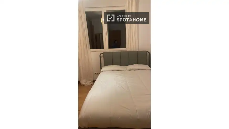 Bedroom of Flat for rent in Madrid  with Air Conditioner, Heating and Furnished