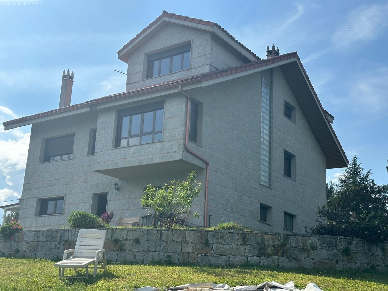 Vista exterior de Casa o xalet en venda en Ourense Capital  amb Calefacció i Jardí privat