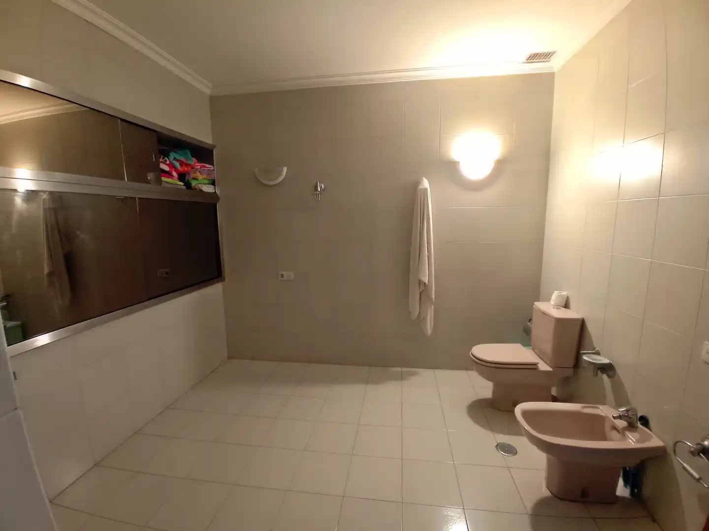 Bany de Casa o xalet en venda en Pontevedra Capital  amb Calefacció, Jardí privat i Parquet