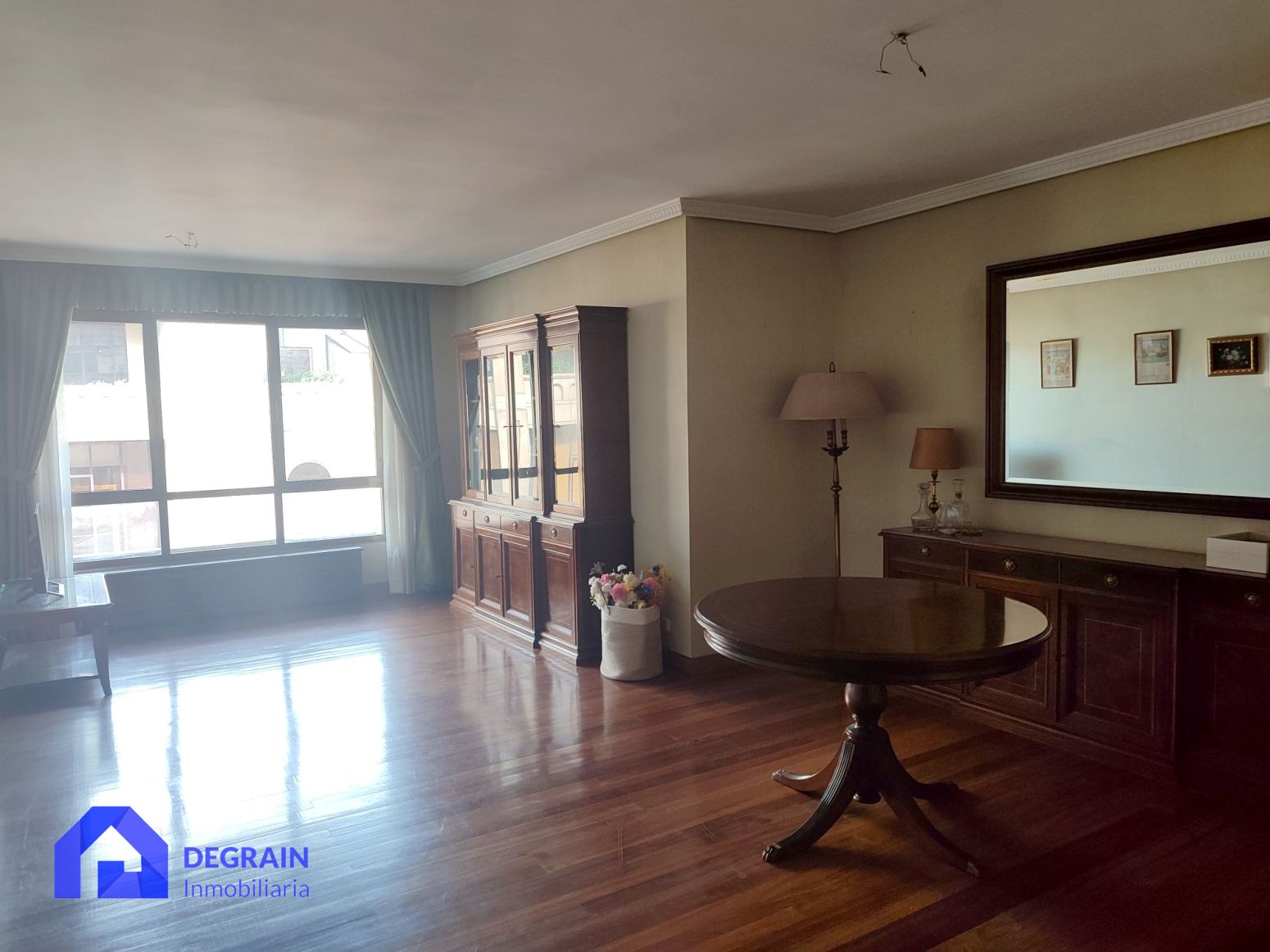 Sala de estar de Piso de alquiler en Oviedo  con Calefacción, Terraza y Trastero