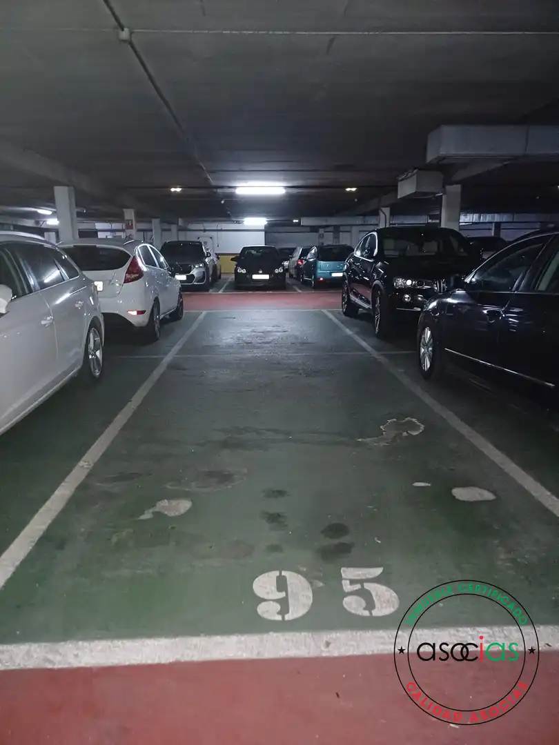 Aparcament de Garatge de lloguer en Oviedo 