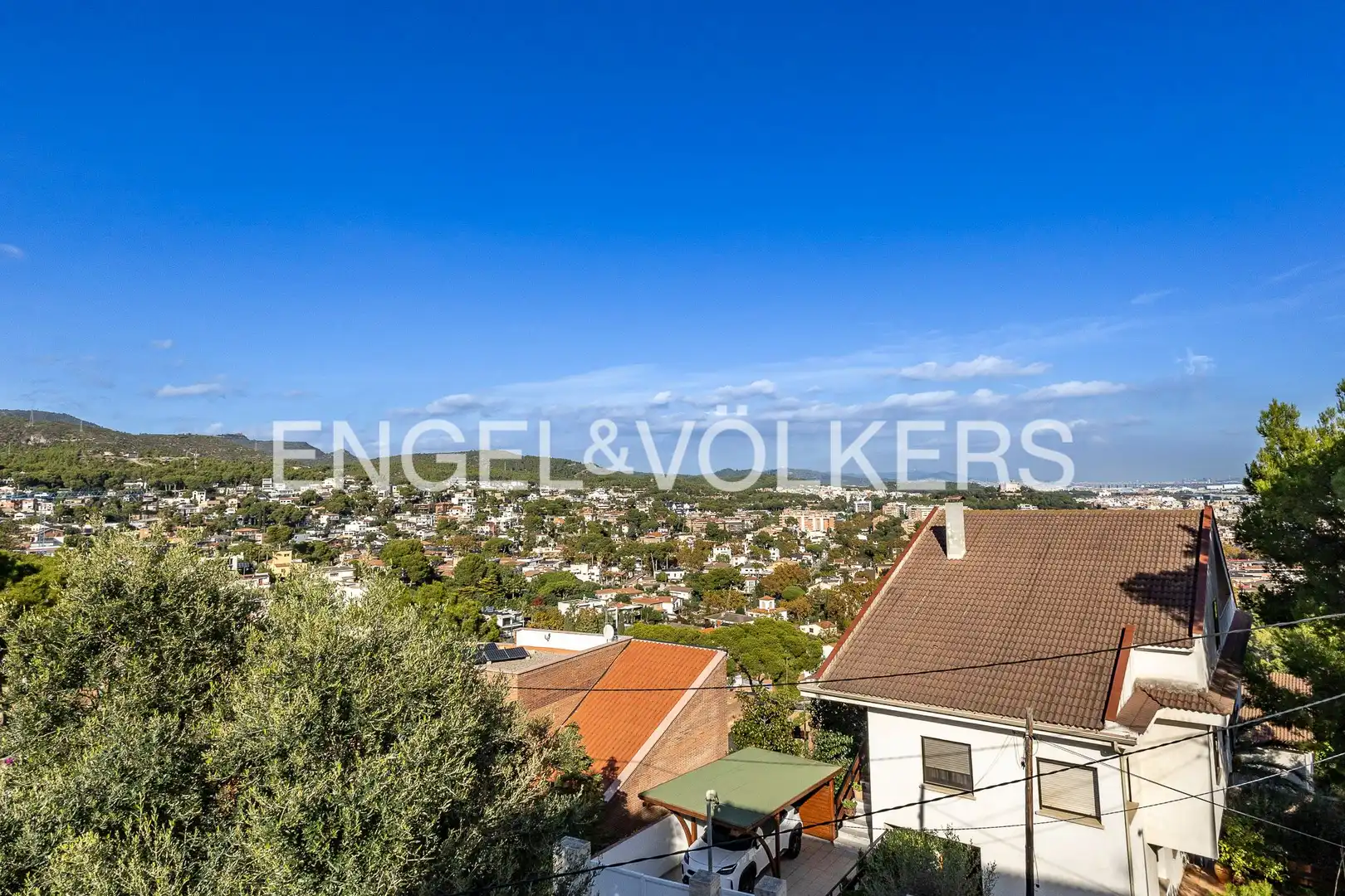 Vista exterior de Casa o xalet en venda en Castelldefels amb Aire condicionat, Calefacció i Jardí privat