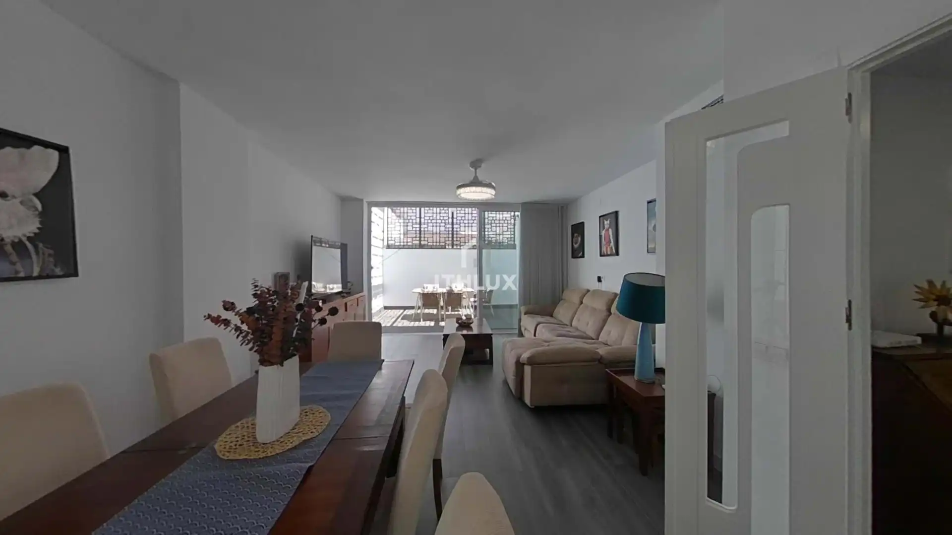 Living room of Detached homes for sale in Sevilla  with Air Conditioner, Terrace and Storage room