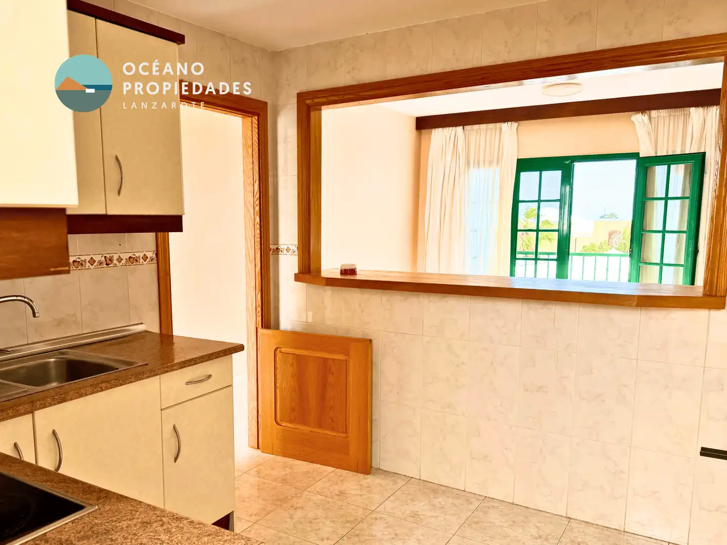 Kitchen of Flat for sale in Teguise  with Terrace, Balcony and Community pool
