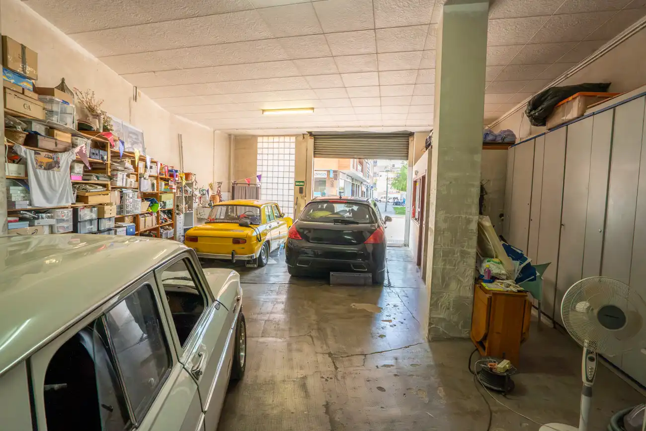 Parking of Commercial properties for sale in Tortosa