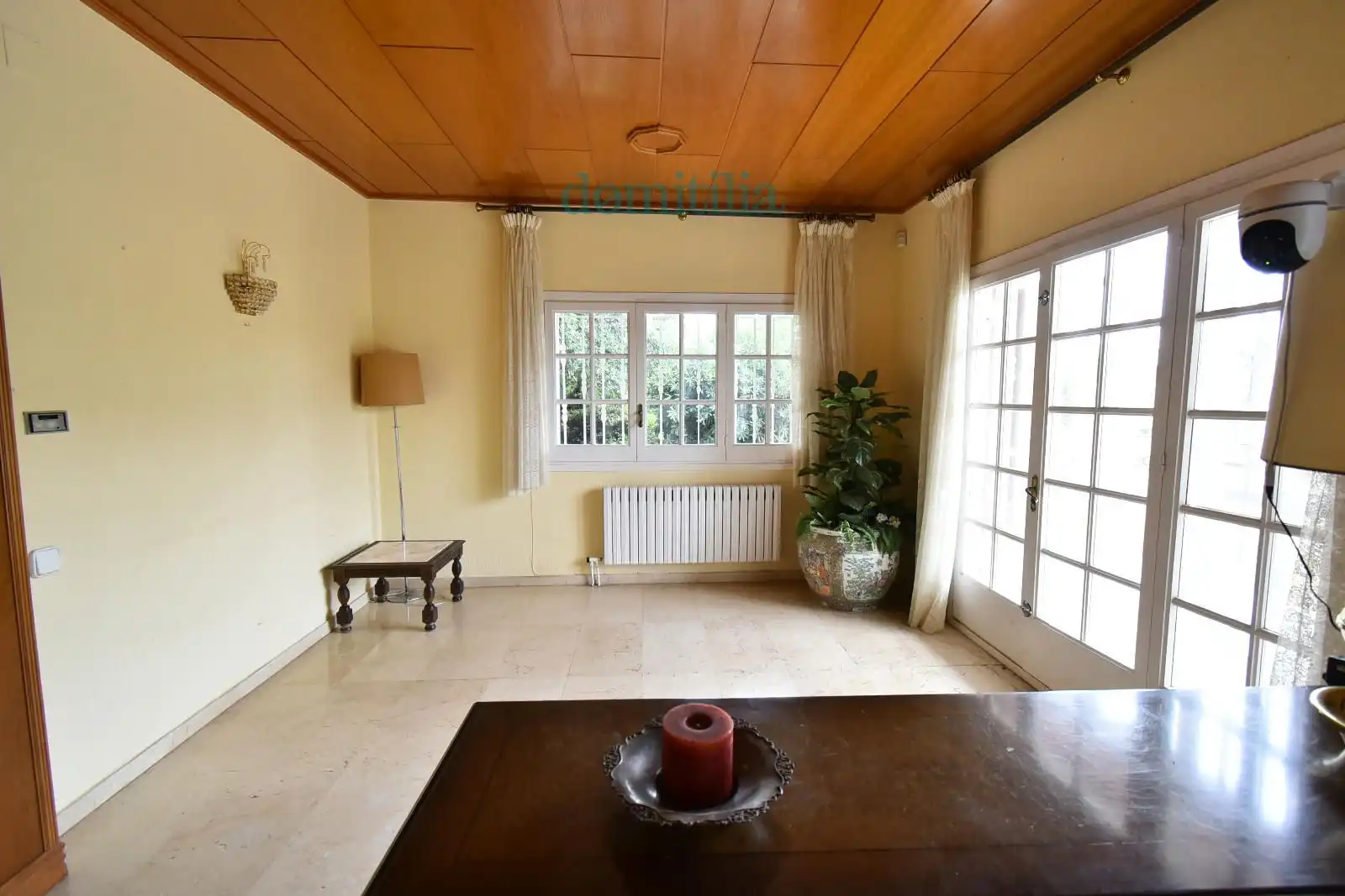 Sala d'estar de Casa o xalet en venda en Castellar del Vallès amb Calefacció, Jardí privat i Terrassa