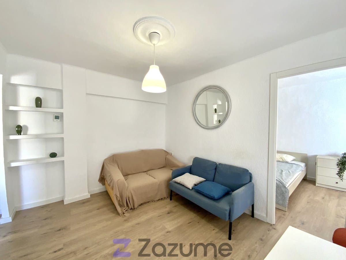 Living room of Flat to rent in  Valencia Capital  with Air Conditioner, Furnished and Oven