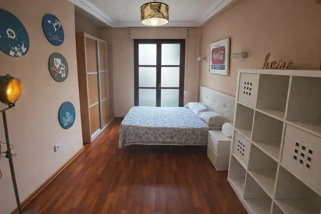 Habitación de Casa adosada en venta en Salvatierra / Agurain con Calefacción y Jardín privado