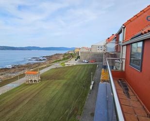 Vista exterior de Àtic en venda en Porto do Son amb Calefacció, Jardí privat i Terrassa