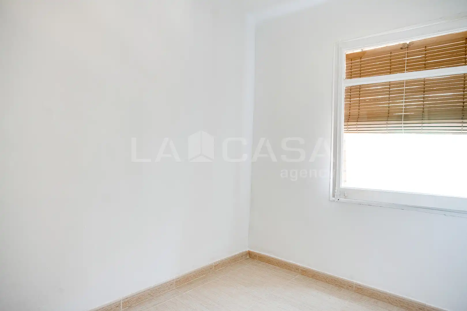 Flat for sale in Cornellà de Llobregat  with Heating