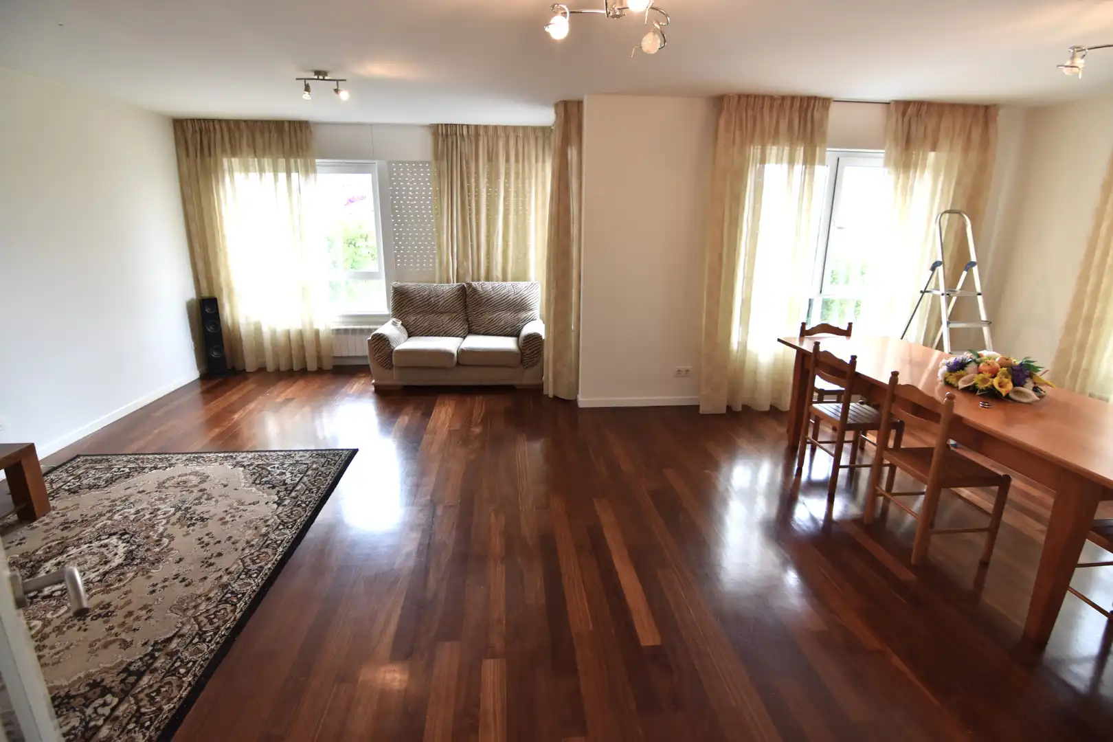 Sala de estar de Casa o chalet en venta en Miño con Calefacción, Jardín privado y Parquet