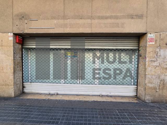 Local comercial en Alquiler en Avinguda de Madrid en Sants