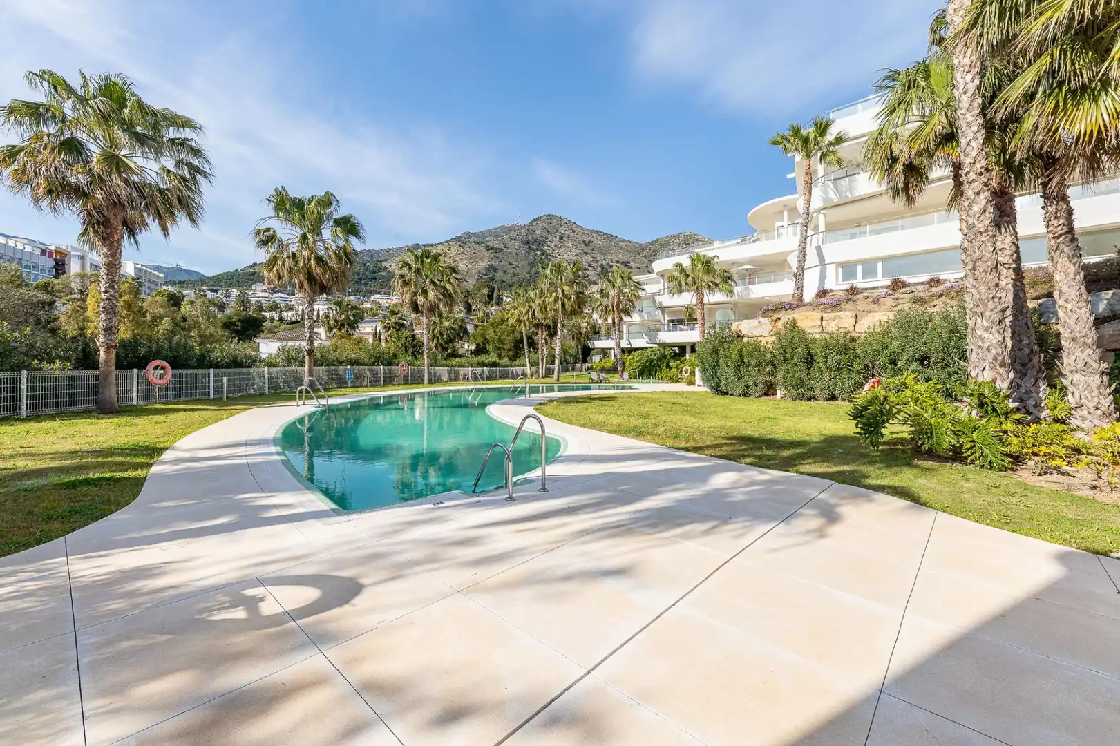 Vista exterior de Apartament en venda en Benalmádena amb Aire condicionat, Calefacció i Terrassa