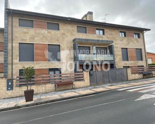 Vista exterior de Pis en venda en Labastida / Bastida amb Calefacció, Parquet i Balcó