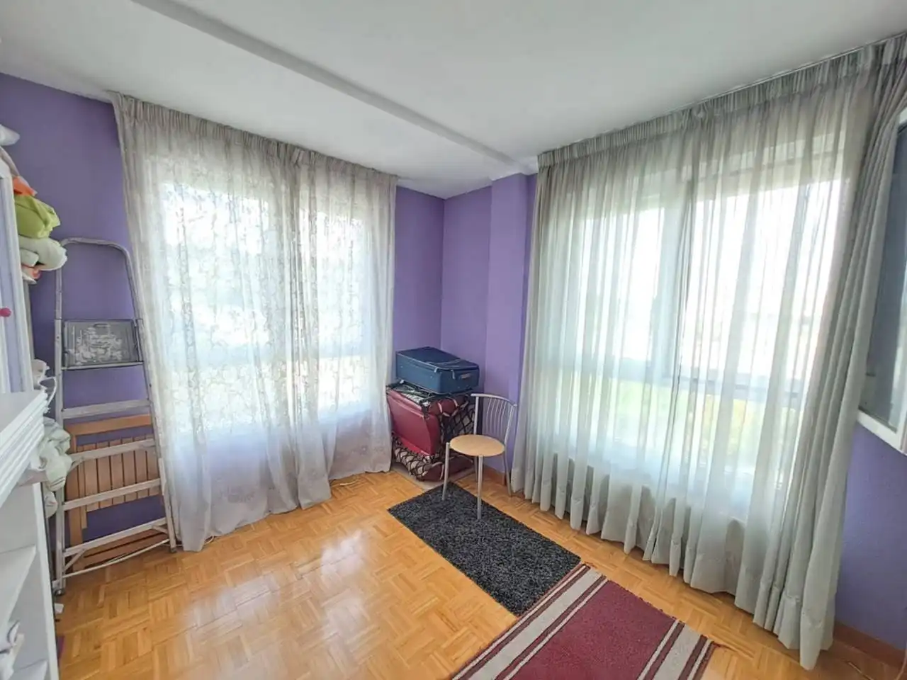 Habitación de Casa adosada en venta en Burgos con Calefacción, Jardín privado y Parquet