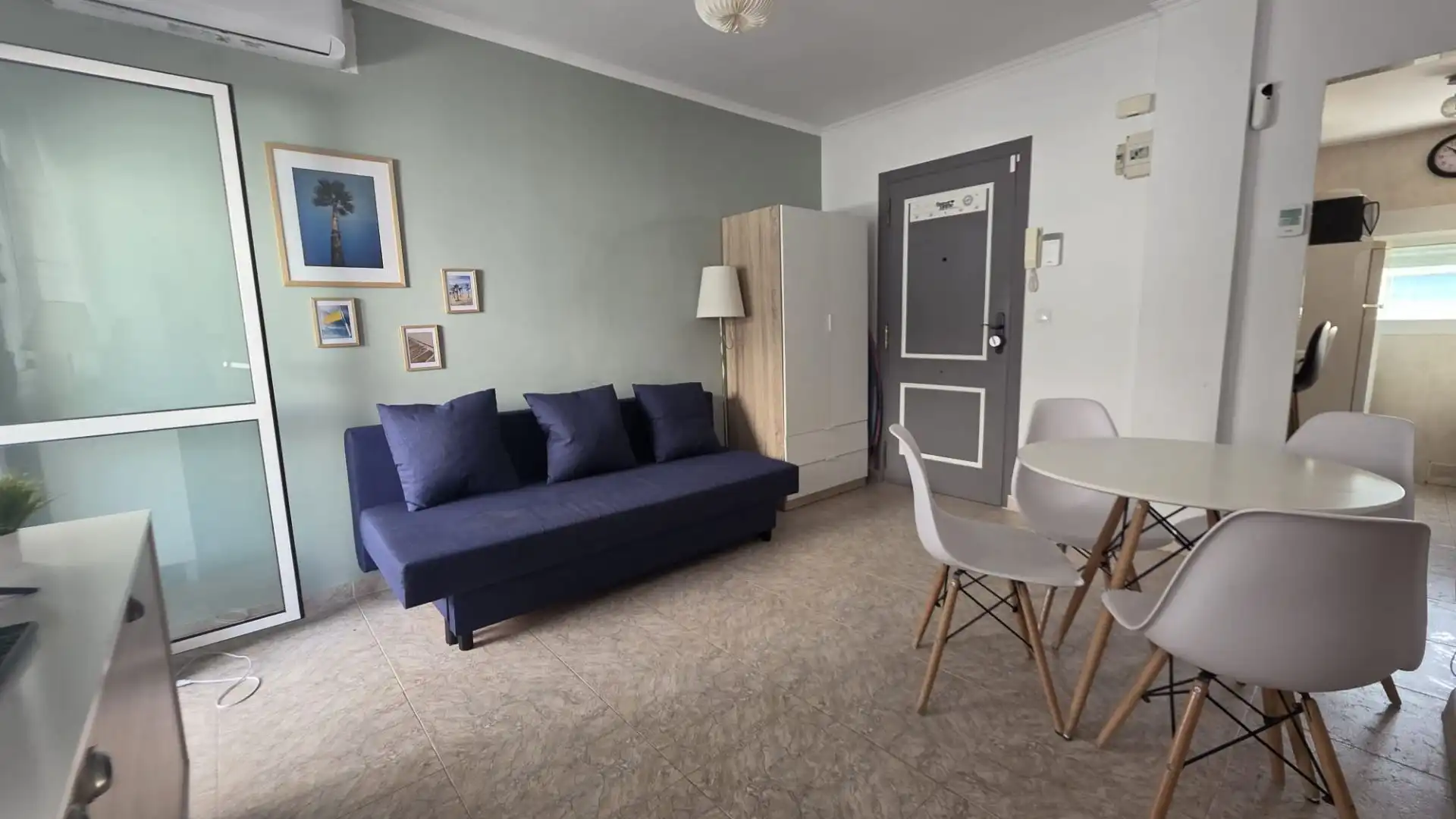 Sala d'estar de Pis en venda en Gandia amb Aire condicionat, Terrassa i Moblat