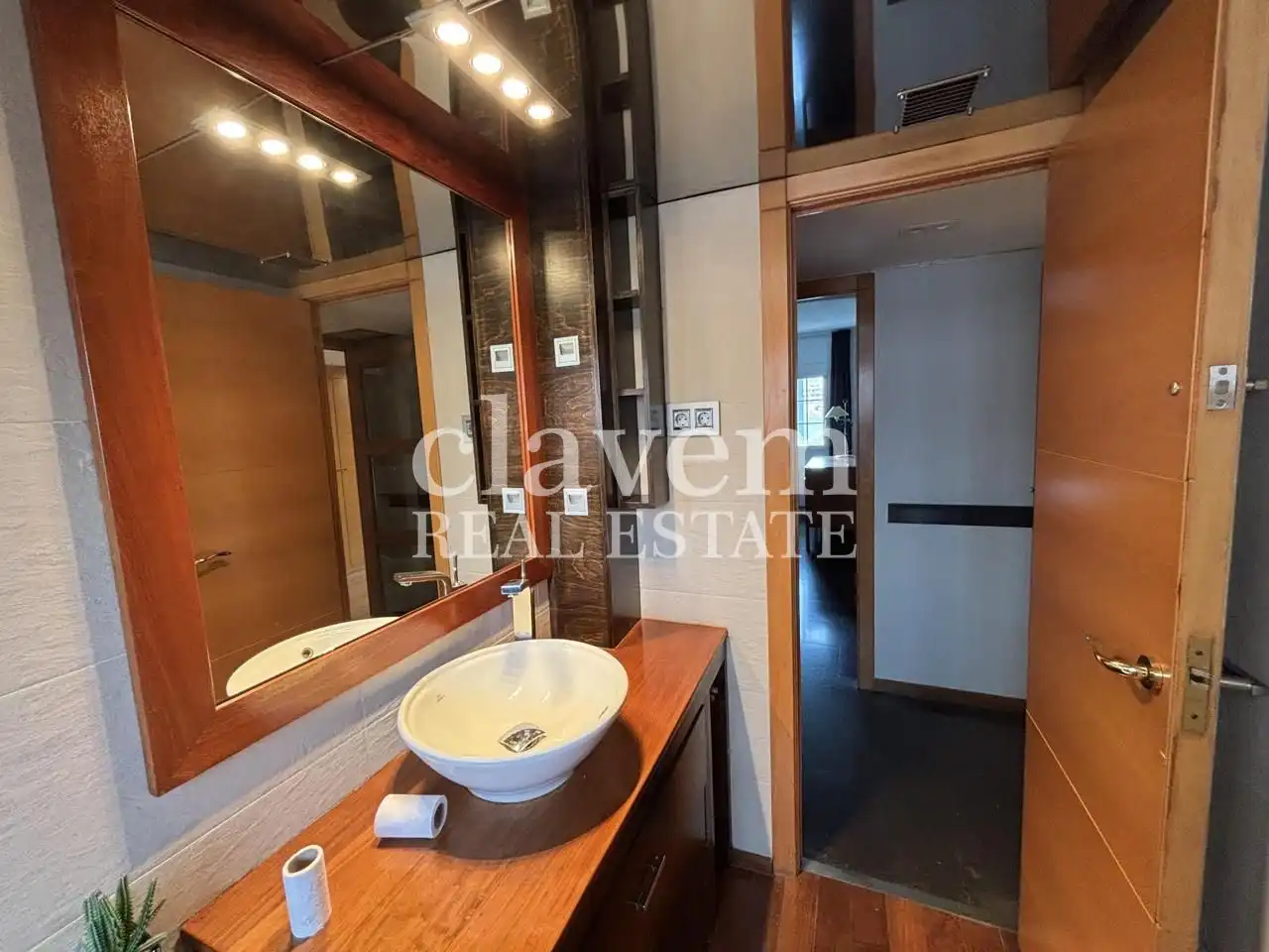 Bathroom of Flat for rent in Barcelona  with Heating, Furnished and Community pool