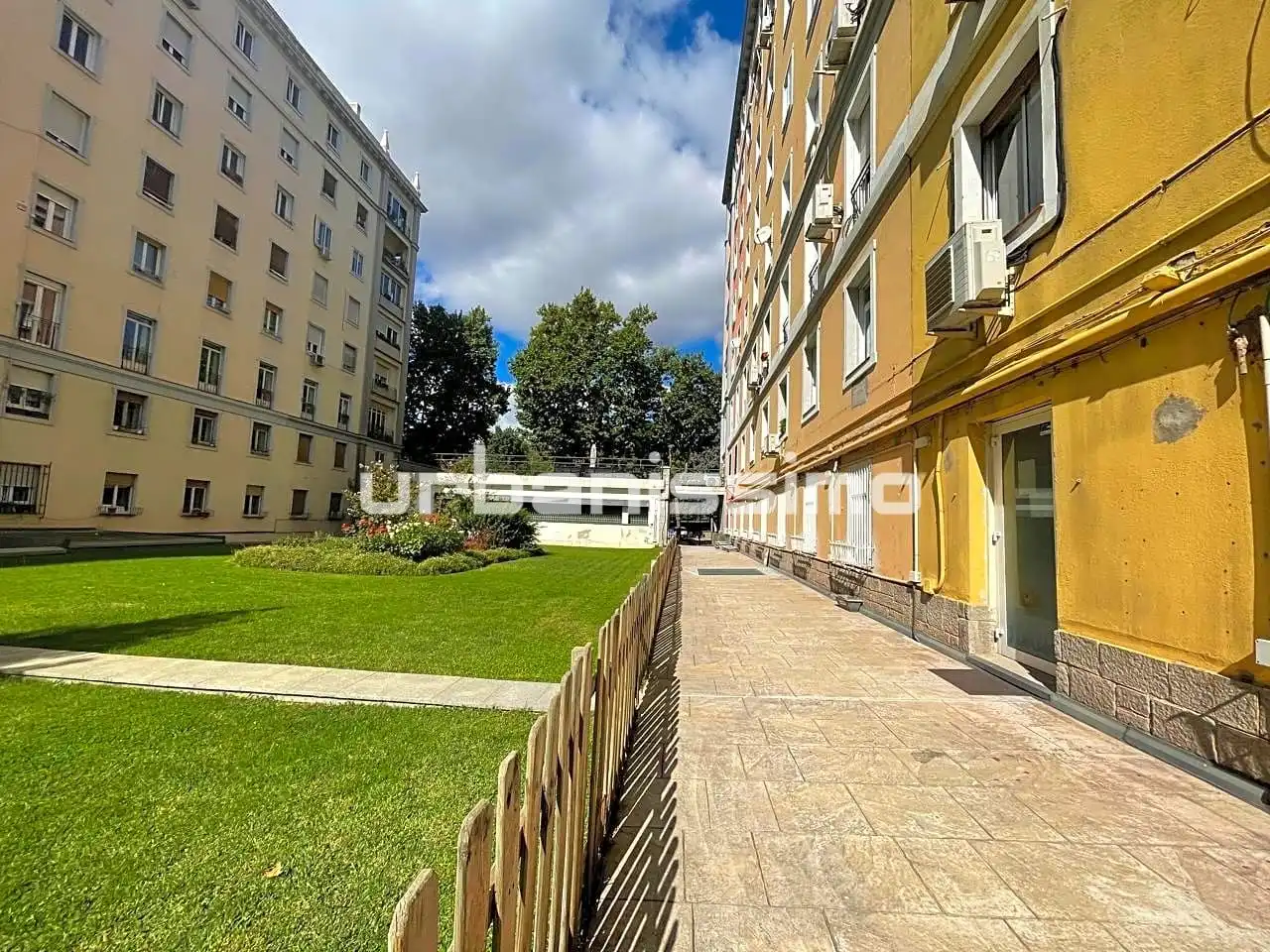 Planta baja de alquiler en Avenida de Menéndez Pelayo, Niño Jesús
