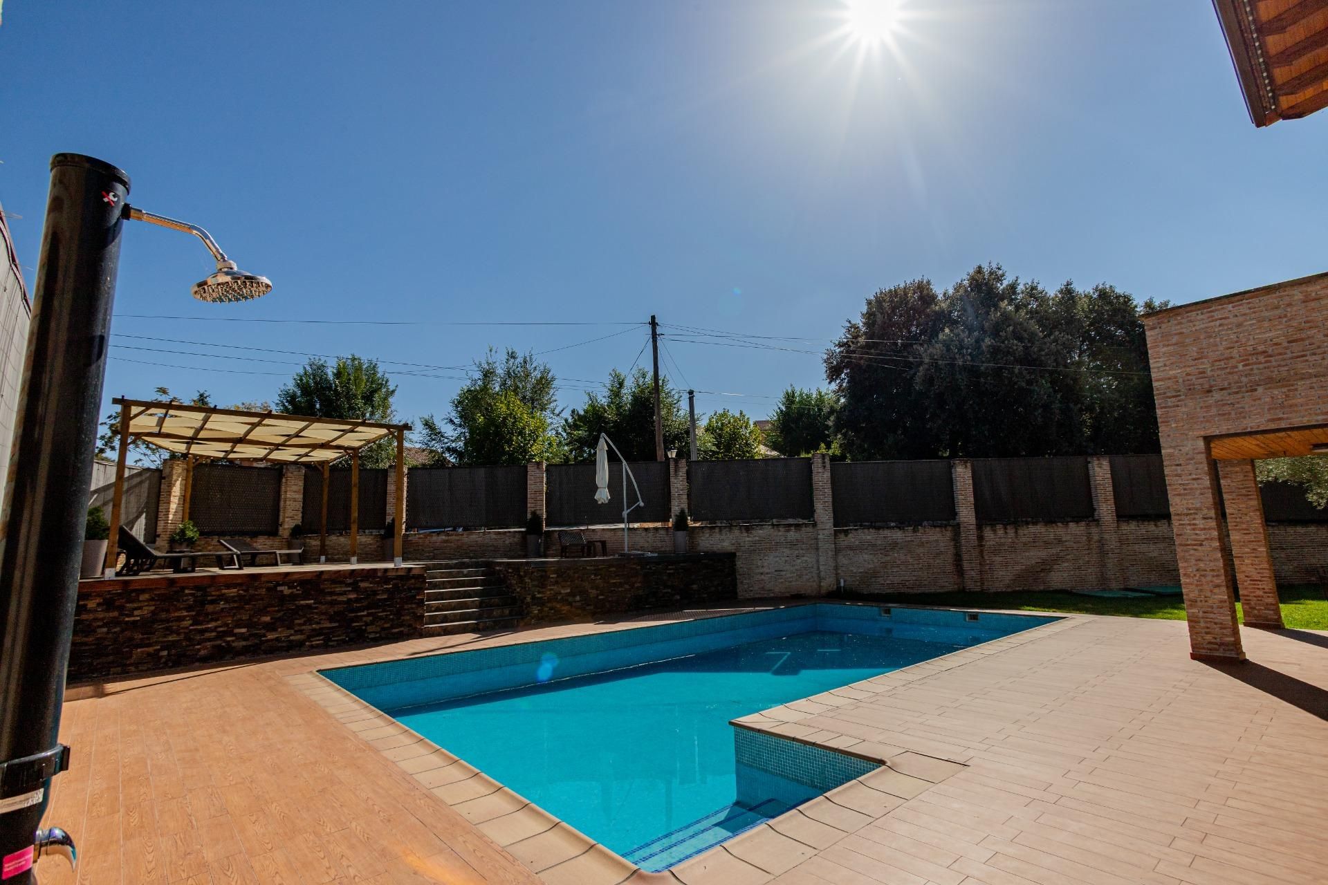 Schwimmbecken von Haus oder Chalet zum verkauf in Venturada mit Klimaanlage, Heizung und Privatgarten