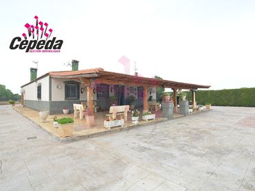 Xalet amb piscina en venda a Área Rural-Valverde-Las Casas