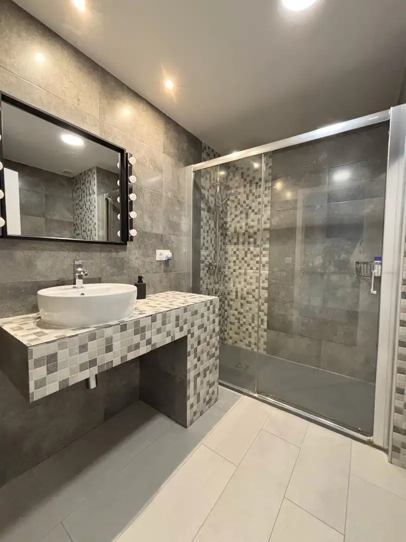 Badezimmer von Wohnung zum Verkauf in Alicante / Alacant mit Klimaanlage und Terrasse