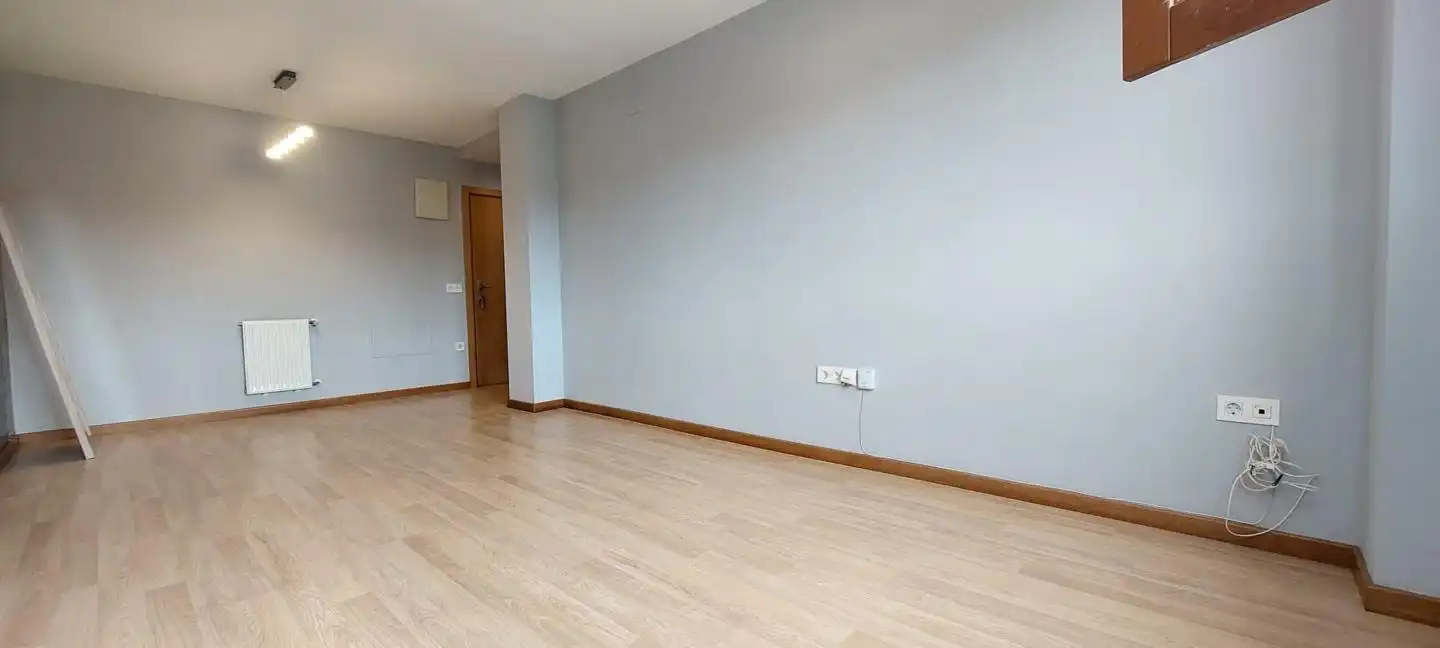 Sala d'estar de Pis de lloguer en Gijón  amb Calefacció i Traster