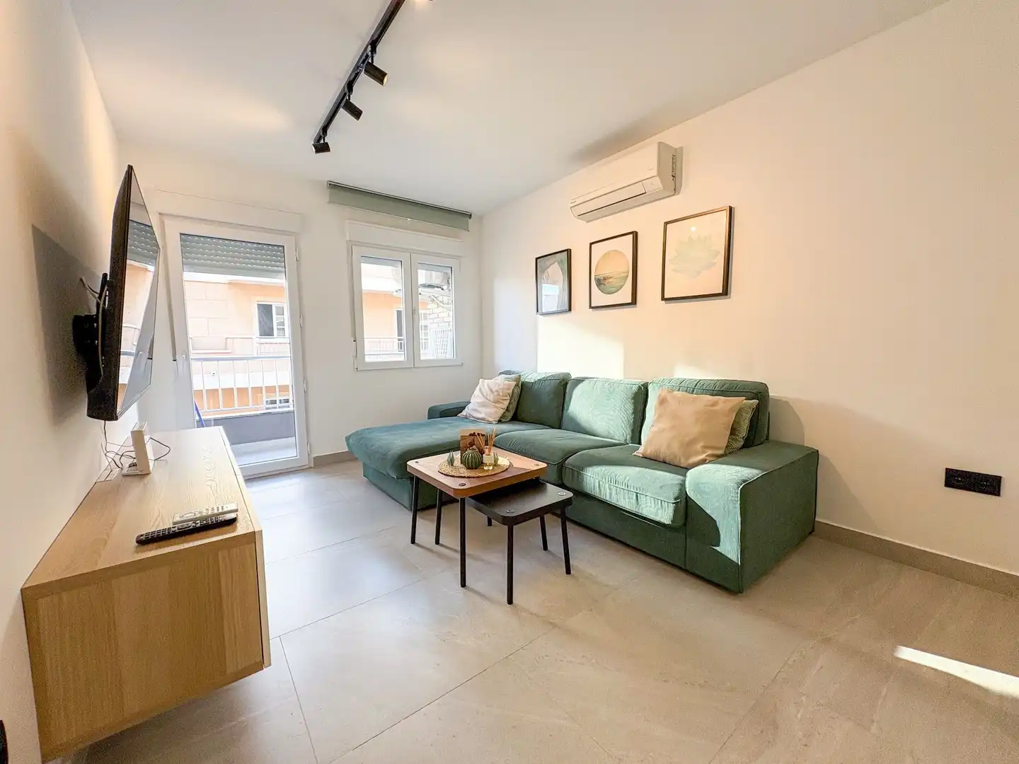 Wohnzimmer von Wohnung zum Verkauf in Torrevieja mit Klimaanlage, Heizung und Terrasse