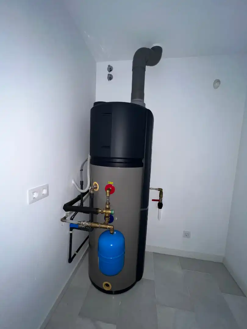 Garden of Houses for sale in Cabrils  with Air Conditioner, Heating and Private garden