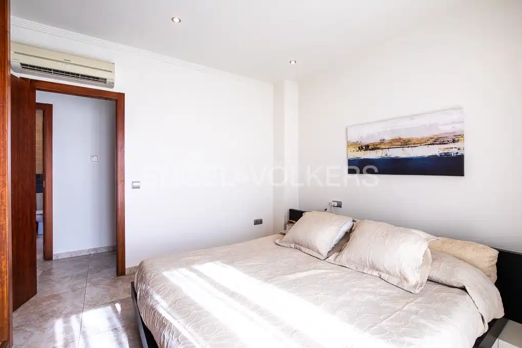 Bedroom of Flat for rent in Valencia  with Air Conditioner, Heating and Terrace