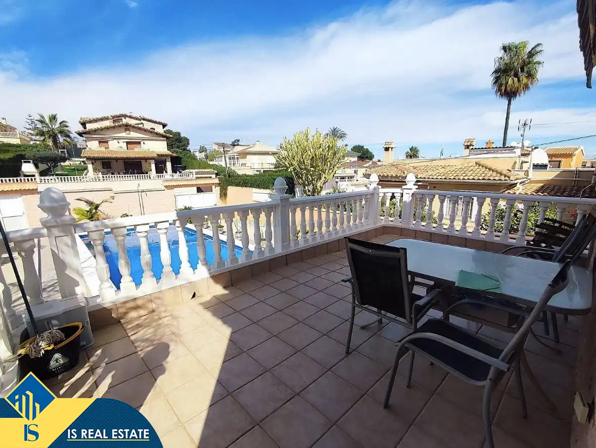 Chalet con piscina en venta en Los Balcones - Los Altos, imagen 26