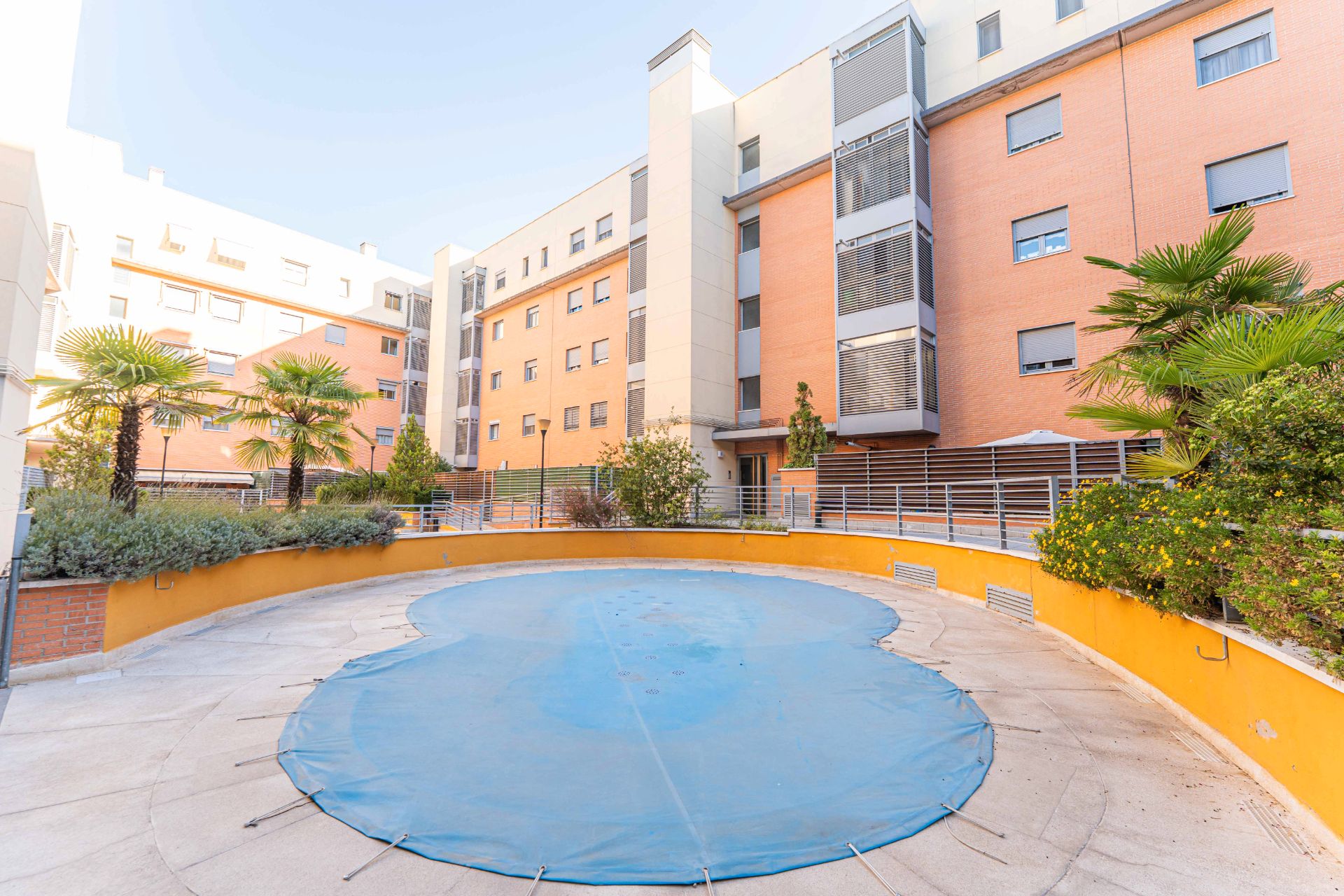 Piscina de Pis en venda en  Madrid Capital amb Aire condicionat, Calefacció i Traster