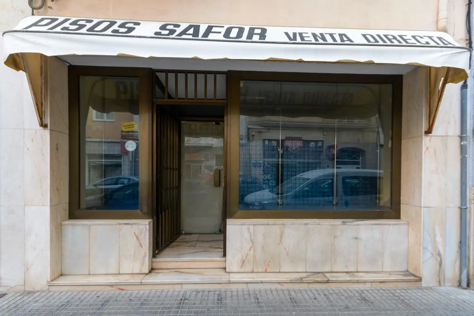 Ground floor for sale in Gandia  with Air Conditioner and Terrace